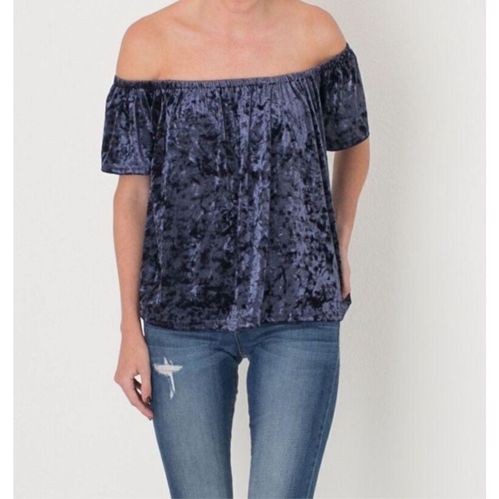 Sadie and Sage Velvet Off The‎ Shoulder Top Blue Size M